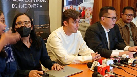 Rendy Kjaernett dalam konferensi pers di Gambir, Jakarta Pusat, Sabtu (1/7/2023). Foto: Aprilandika Pratama/kumparan