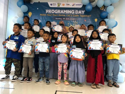 Isi Liburan Anak dengan Positif,  TDA Campus Surabaya Gelar Programming Day (3)