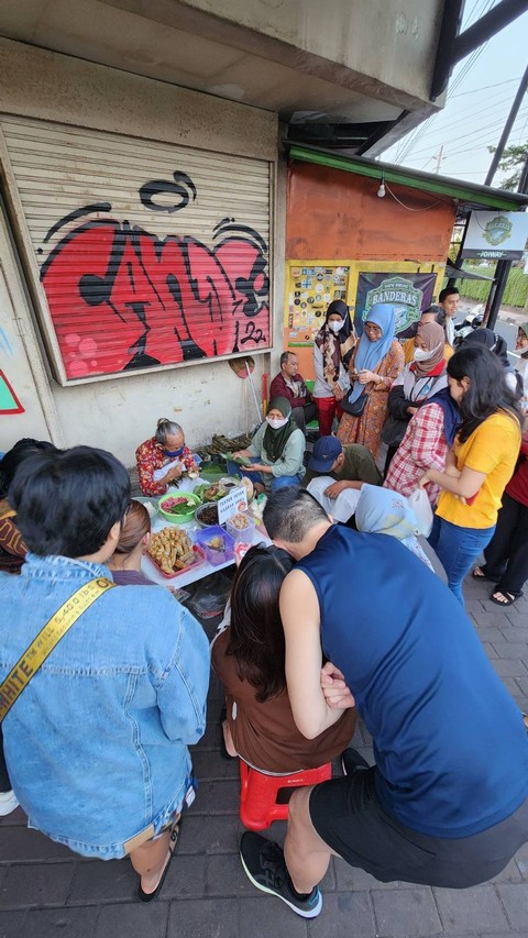 Lupis Mbah Satinem, kuliner legendaris Yogyakarta yang sudah ada sejak 1963 (24/6/23) Foto: Azalia Amadea/Kumparan