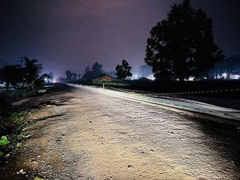 Jalan Rumbia, Lampung Tengah dicor beton usai dilewati Jokowi, Sabtu (1/7/2023) | Foto: Roza Hariqo/Lampung Geh