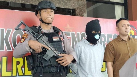 Siswa kelas VII SMPN 2 Pringsurat, Temanggung, Jawa Tengah nekat membakar sekolahnya sendiri karena merasa sakit hati usai di-bully oleh teman dan gurunya.