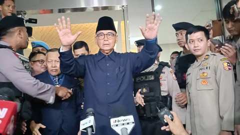 Panji Gumilang setelah diperiksa Bareskrim Polri.  Foto: Thomas Bosco/kumparan