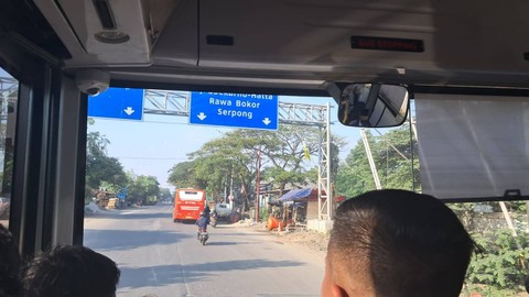 Uji coba Transjakarta rute SH1 Kalideres 1 - Perkantoran Bandara Soetta, Rabu (5/7/2023).  Foto: Annisa Thahira Madina/kumparan