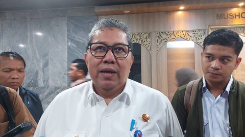 Dirjen Perkeretaapian Kementerian Perhubungan (Kemenhub) Mohamad Risal Wasal di Gedung DPR, Rabu (5/7/2023). Foto: Ghinaa Rahmatika/kumparan
