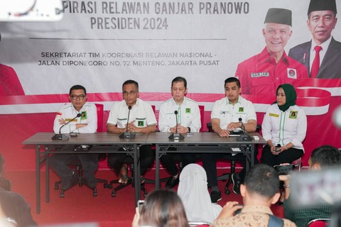 DPP PPP saat mengunjungi Rumah Aspirasi Relawan Ganjar Pranowo yang berada di Jalan Diponegoro, Menteng, Jakarta Pusat., Kamis (6/7/2023). Foto: Dok. Istimewa