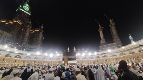 Jemaah haji memadati Masjidil Haram. Foto: Ahmad Romadoni/kumparan