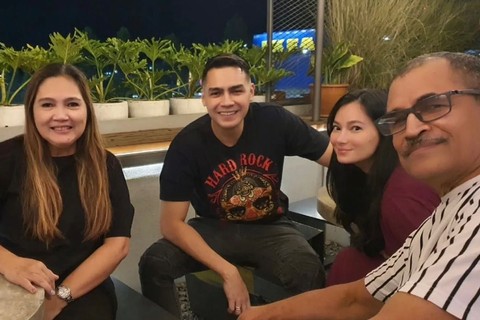 Keluarga Jonas Rivanno dan Asmirandah. Foto: Instagram/asmirandah89