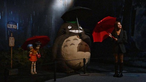 Pameran Studio Ghibli di Thailand. Foto: AFP/LILLIAN SUWANRUMPHA