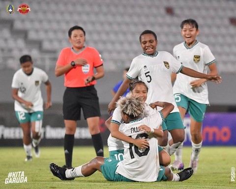 Timnas Wanita Indonesia U19 vs Kamboja di Piala AFF U19 Wanita, Minggu (9/7/2023). Foto: Twitter/@pssi