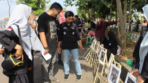 Kegiatan pameran fotografi yang ditempatkan di Benteng Kuto Besak diharapkan mampu mengasah mental mahasiswa di Palembang, Minggu (9/7) Foto:ary priyanto/urban id