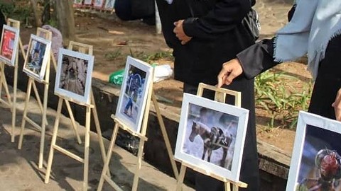 Kumpulan karya mahasiswa Komisi Islam yang dipamerkan dalam kegiatan pameran fotografi di Palembang, Minggu (9/7) Foto: ary priyanto/urban id
