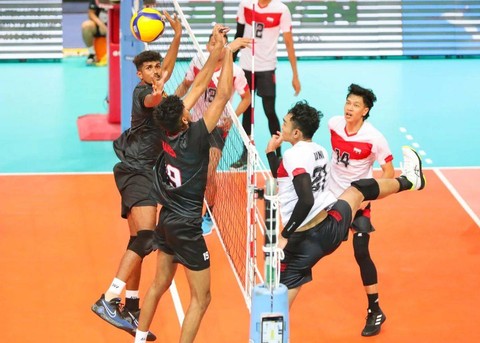 Timnas Voli Putra Indonesia saat menghadapi Sri Lanka di Grup F AVC Challenge Cup yang digelar di University of Taipei Gymnasium, Taipei, Taiwan, pada Sabtu (8/7). Foto: Dok. AVC