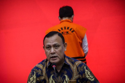 Ketua KPK Firli Bahuri memberikan keterangan pers penahanan Sekretaris MA Hasbi Hasan di Gedung KPK, Jakarta, Rabu (12/7/2023). Foto: Jamal Ramadhan/kumparan