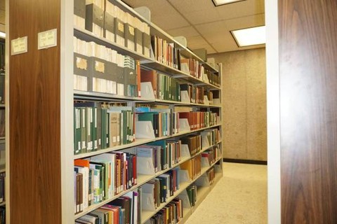 Ilustrasi Sinonim Khidmat, Foto: Unsplash/Jeremyiswild.