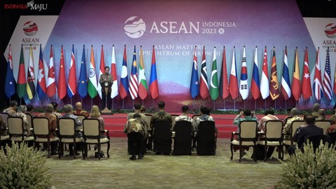 Presiden Jokowi terima kunjungan kehormatan para Menlu ASEAN di Jakarta, Jumat (14/7/2023). Foto: Youtube/Sekretariat Presiden
