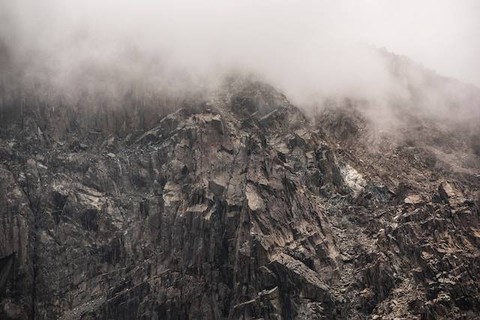 Ilustrasi pengertian dan antonim kasar. Foto: Unsplash/Alessio Soggetti