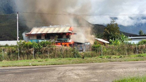 Kerusuhan di Kabupaten Dogiyai, Papua Tengah, Jumat (14/7/2023). Foto: Dok. Istimewa