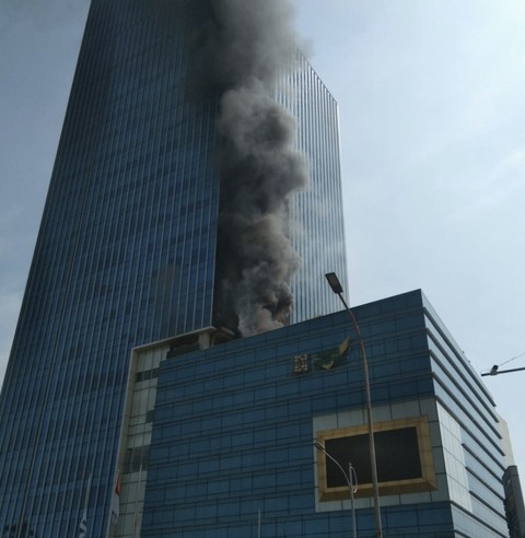 Gedung K-Link Tower terbakar. Dok: Ist.