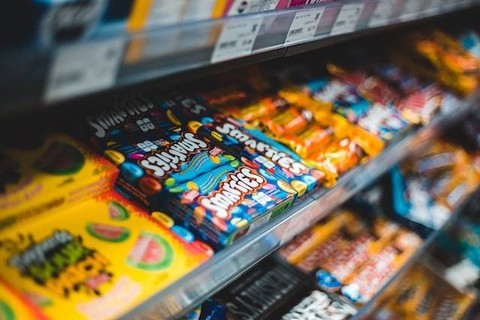 Chiki jempol. Foto hanya ilustrasi. Sumber foto: Unsplash/Erik Mclean