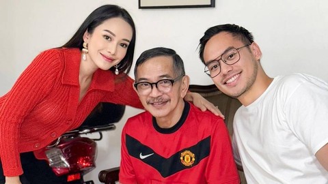 Ray Sahetapy dikabarkan sakit. Foto: Instagram/@merdioctav