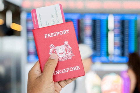 Paspor Singapura. Foto: August Phunitiphat/Shutterstock