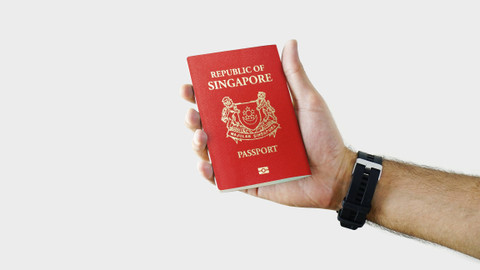 Paspor Singapura. Foto: Alii Sher/Shutterstock