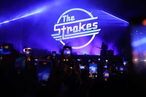 Grup musik rok asal Amerika Serikat, The Strokes di festival musik WeThe Fest 2023 di GBK Sport Complex, Senayan, Jakarta, Jumat 21 Juli 2023. Foto: Aditia Noviansyah/kumparan