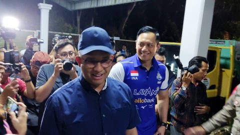 Bacapres Anies Baswedan dan Ketum Demokrat Agus Harimurti Yudhoyono tiba di Padepokan Voli Jenderal Pol Kunarto, Sentul, Jawa Barat, Sabtu (22/7/2023). Foto: Jonathan Devin/kumparan