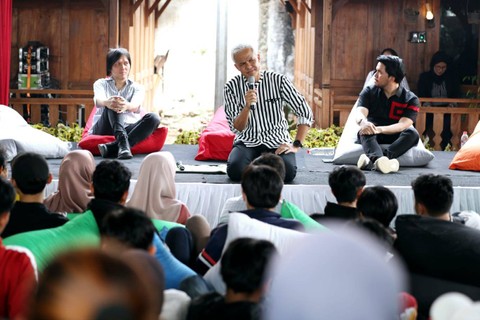 Bacapres Ganjar Pranowo bertemu dengan sejumlah pelaku industri kreatif di Cibinong, Bogor, Sabtu (22/7/2023). Foto: Dok. PDIP