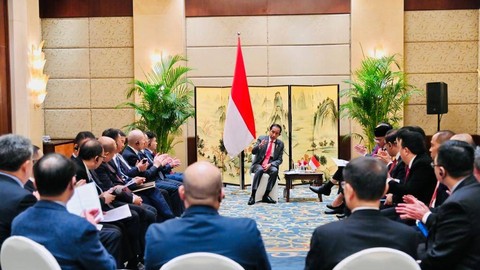 Presiden Jokowi menggelar pertemuan bisnis dengan Kamar Dagang Tiongkok dan sejumlah pengusaha di China. Foto: Laily Rachev/Biro Pers Sekretariat Presiden