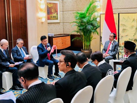 Presiden Jokowi menggelar pertemuan bisnis dengan Kamar Dagang Tiongkok dan sejumlah pengusaha di China. Foto: Laily Rachev/Biro Pers Sekretariat Presiden