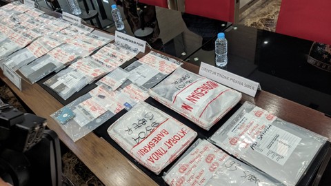 Jumpa pers pengungkapan kasus pendaftaran IMEI ilegal di Bareskrim Polri, Jumat (28/7/2023). Foto: Jonathan Devin/kumparan