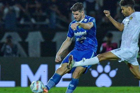 Pertandingan Persik Kediri vs Persib Bandung, di Liga 1, Jumat (28/7/2023). Foto: Instagram/@persib