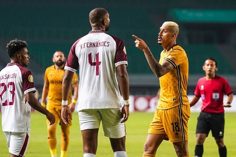 Duel Bhayangkara FC vs PSM Makassar dalam pekan lanjutan Liga 1 2023/24 di Stadion Patriot Candrabhaga, Bekasi pada Sabtu (29/7/2023). Foto: Instagram/@bhayangkarafc