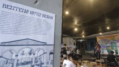 Edukasi sejarah yang juga menjadi daya tarik kedai kopi 16 dengan sajian lanskap Sungai Musi, Sabtu (29/7) Foto: ary priyanto/urban id