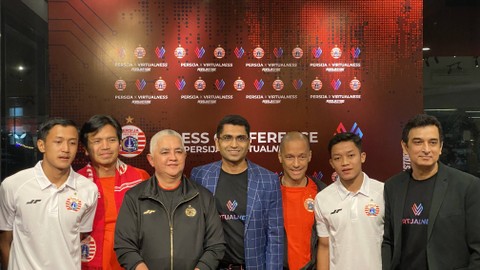 Kerja sama Persija dengan Virtualness di Jakarta, Kamis (27/7).   Foto: Soni Insan Bagus/kumparan