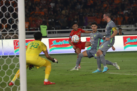 Pertandingan Persija Jakarta melawan Persebaya Surabaya dalam lanjutan Liga 1 di Stadion Gelora Bung Karno, Jakarta, Minggu (30/7/2023). Foto: Dicky Adam Sidiq/kumparan