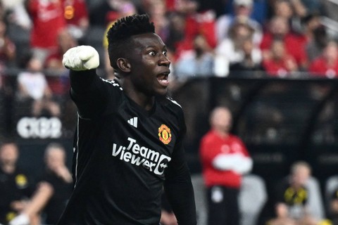 Andre Onana saat Manchester United (MU) vs Borussia Dortmund pada laga uji coba pramusim di Allegiant Stadium, Las Vegas, Nevada, Amerika Serikat, Senin (31/7/2023). Foto: Patrick T. Fallon / AFP