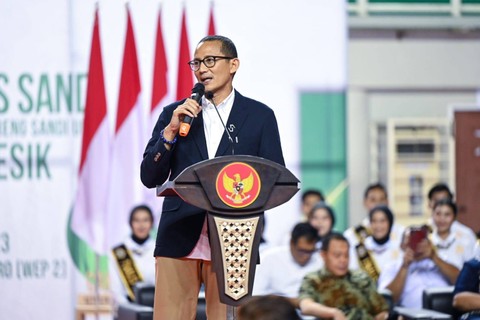 Menparekraf Sandiaga Uno menghadiri acara "Ngobrol Pintar (Ngopi) Ekonomi Kreatif" di Wahana Ekspresi Poesponegoro, Kabupaten Gresik, Jawa Timur, Senin (31/7/2023). Foto: Dok. Istimewa