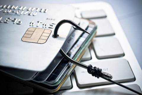 Ilustrasi kartu kredit dan kartu debit yang terkena carding. Foto: wk1003mike/Shutterstock