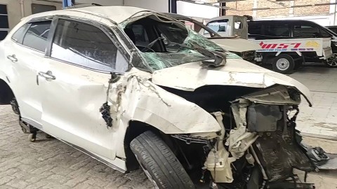 Kondisi mobil yang ditumpangi Rendy Kjaernett dan Lady Nayoan usai alami kecelakaan. Foto: Dok. Istimewa
