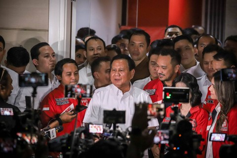 Ketua Partai Gerindra Prabowo Subianto memberikan keterangan kepada wartawan usai melakukan pertemuan dengan DPP Partai Solidaritas Indonesia, Jakarta, Rabu (2/8/2023). Foto: Jamal Ramadhan/kumparan