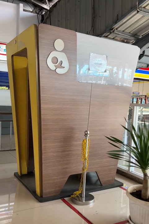 Ruang menyusui di stasiun KRL. Foto: Eka Nurjanah/kumparan