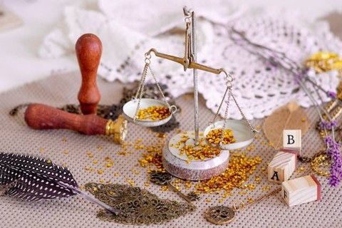 Ilustrasi Contoh Soal Kesetimbangan Benda Tegar. Foto: dok. Unsplash/Elena Mozhvilo