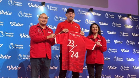 Legenda Manchester United, Peter Schmeichel menyapa penggemarnya di Jakarta. Foto: Ananta Erlangga/kumparan