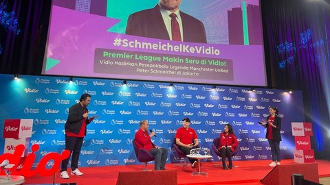 Legenda Manchester United, Peter Schmeichel menyapa penggemarnya di Jakarta. Foto: Ananta Erlangga/kumparan