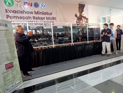 'Lokomotif Uap' Zaman Belanda Singgah di Stasiun Surabaya Gubeng