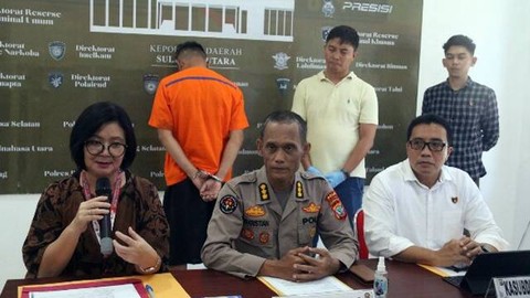 Polda Sulawesi Utara saat menggelar konferensi pers terkait pencabulan yang dilakukan guru honorer di Kabupaten Minahasa.