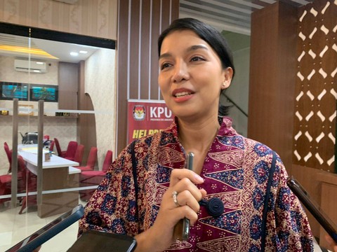 Anggota KPU DKI Jakarta, Astri Megatari di Kantor KPU DKI Jakarta, Minggu (6/8). Dok. Luthfi humam Foto: Luthfi Humam/kumparan