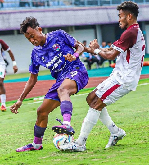 Pertandingan Persita Tangerang vs PSM di Liga 1. Foto: Instagram/@persita.official